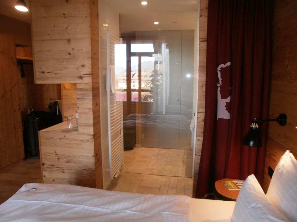 Blick ins Bad vom Bett aus! Falkensteiner Hotel Schladming