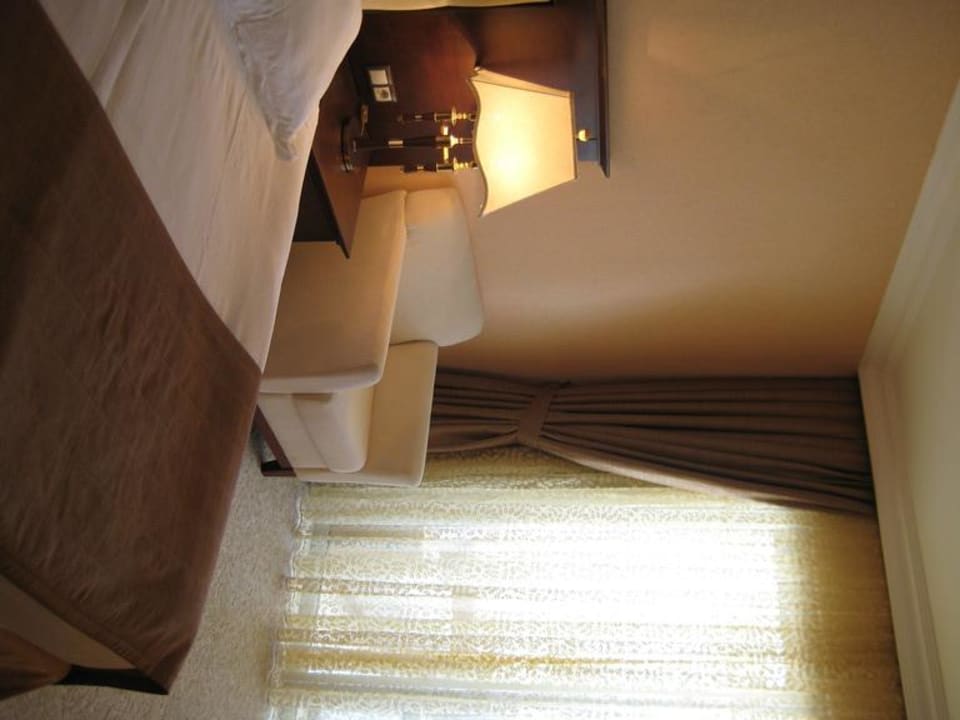 Deluxe Room Latanya Park Resort