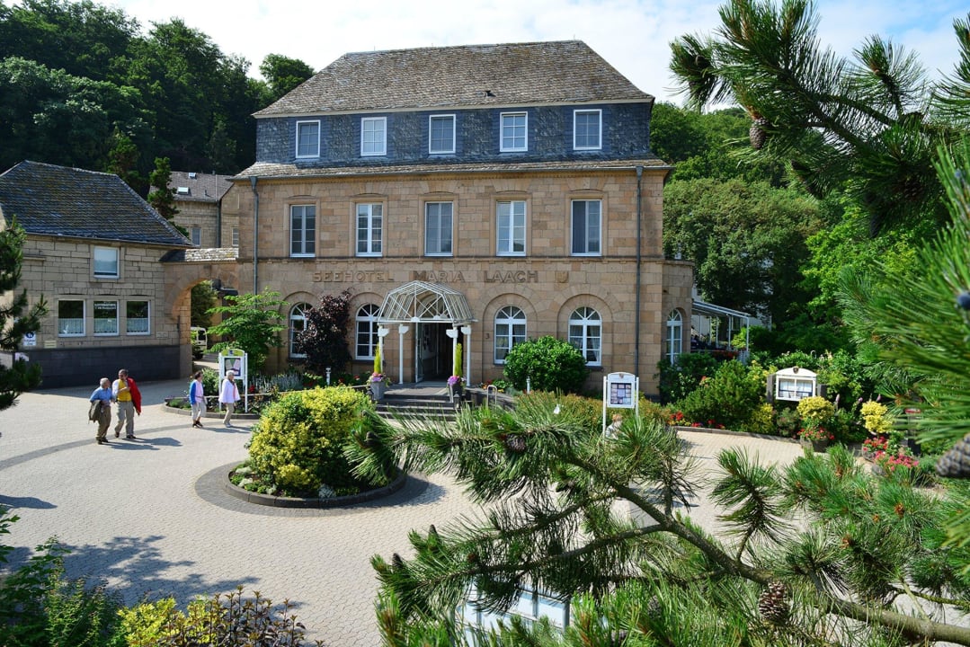 Hoteleingang Seehotel Maria Laach