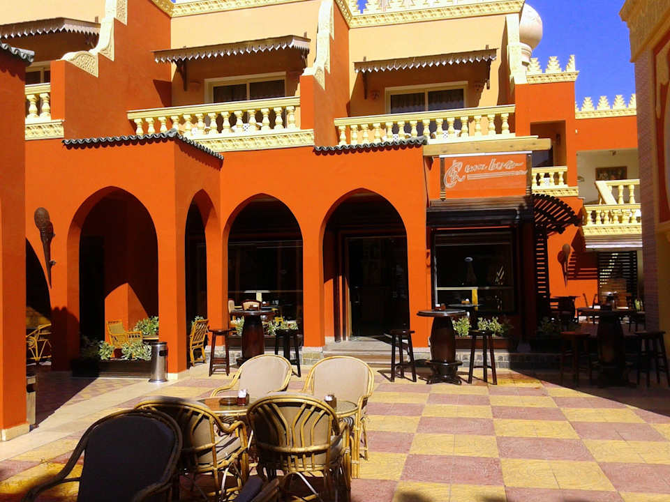 Улица двенадцати баров Pickalbatros Alf Leila Wa Leila Resort - Neverland Hurghada