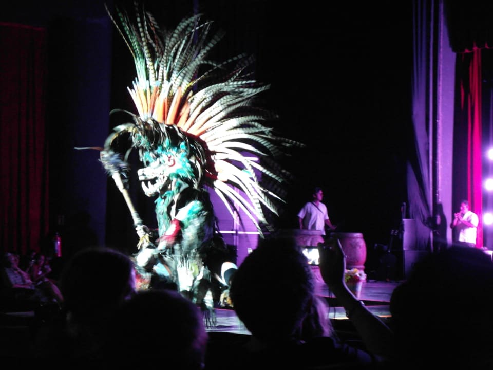 Mayashow Sandos Caracol Eco Resort