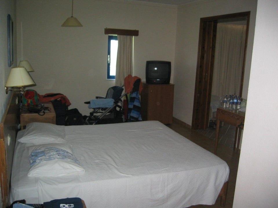 Elternschlafbereich im Familienzimmer Grecotel Casa Paradiso