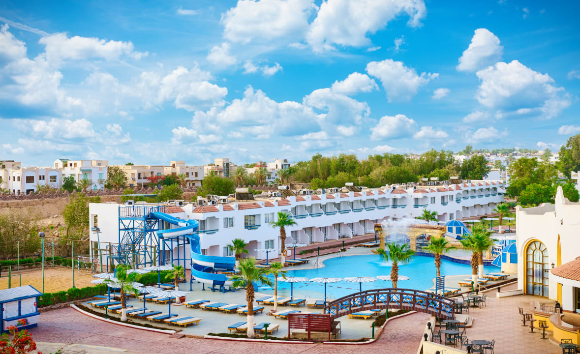 Pool Dreams Vacation Resort