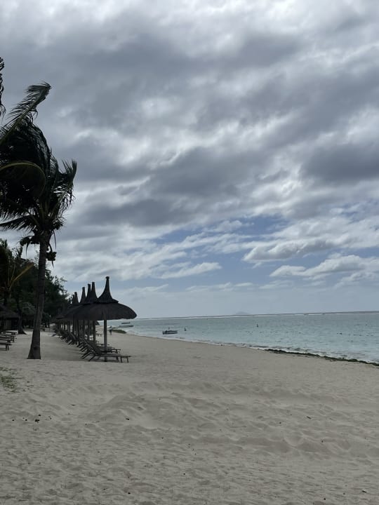 Strand Crystals Beach Resort Belle Mare, a member of Radisson Individuals