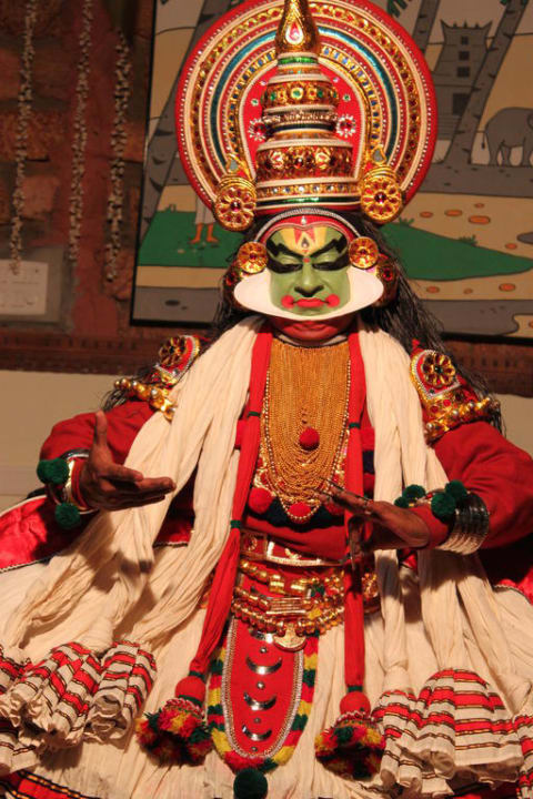 Tänzer zu Silvester  Hotel Nikki s Nest