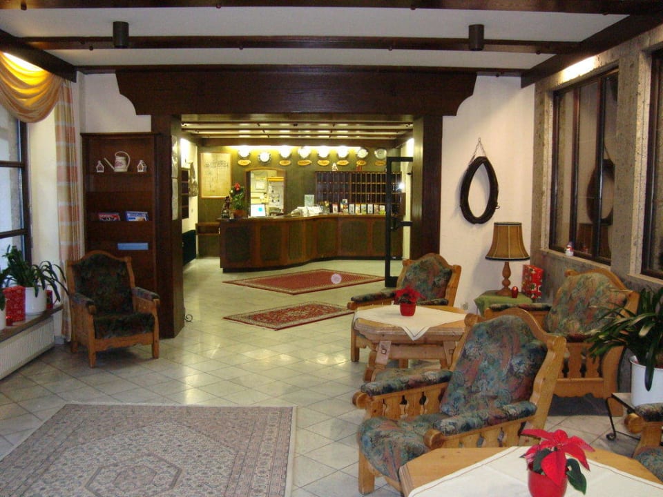 Eingang und Rezeption Alpensport-Hotel Seimler