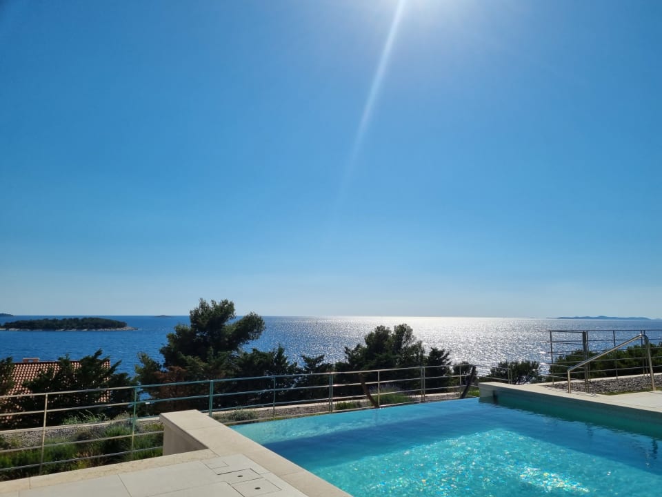 Pool Golden Rays Apartments