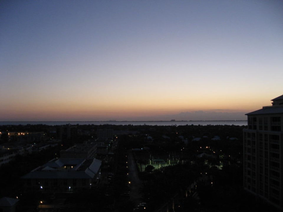Blick aus der Lounge am Abend Hotel The Ritz-Carlton Key Biscane
