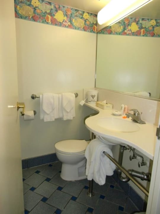 Bad Hotel Aston Waikiki Circle