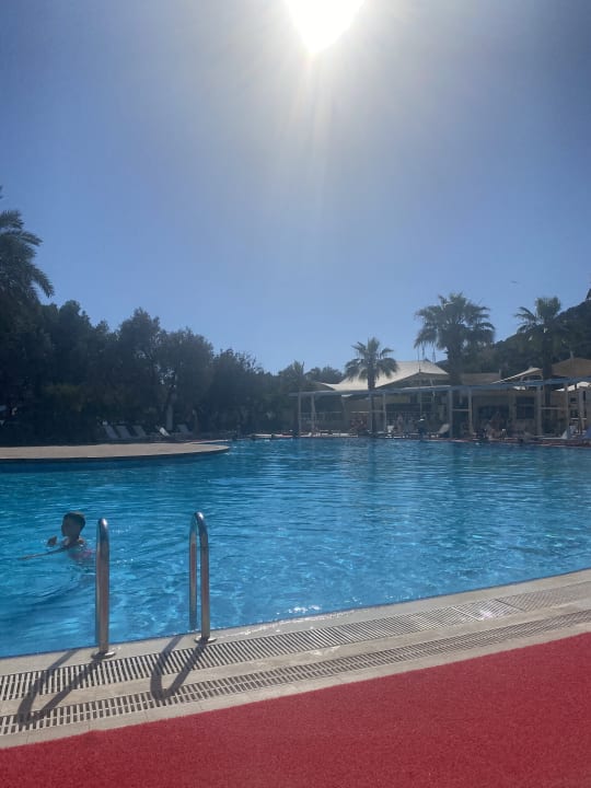 Pool Latanya Park Resort