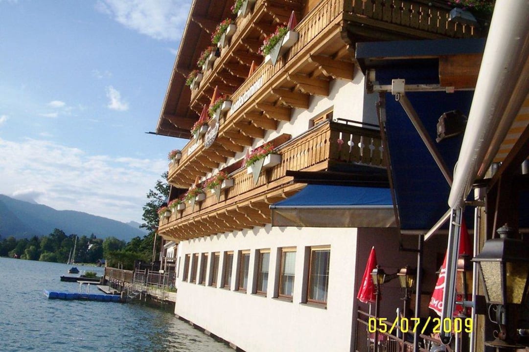 Blick von der Terrasse auf den Gasthof Hotel Garni Seestrand