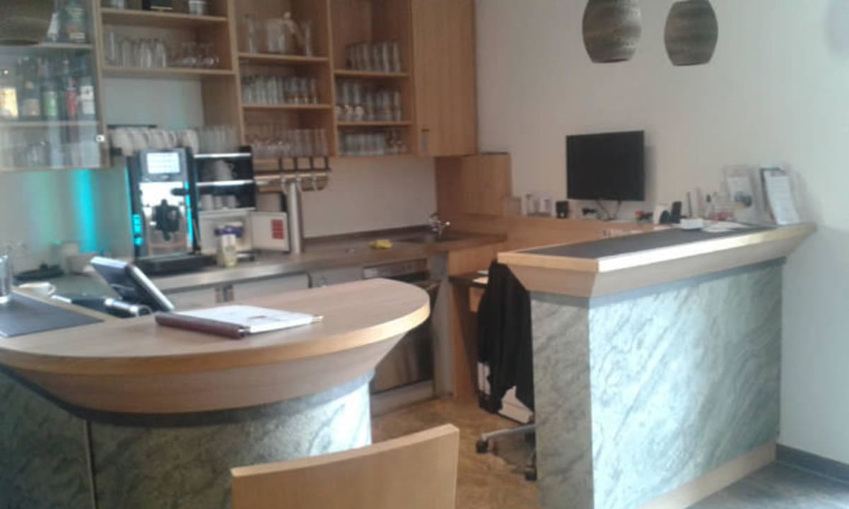 Rezeption und Bar Hotel Schönau