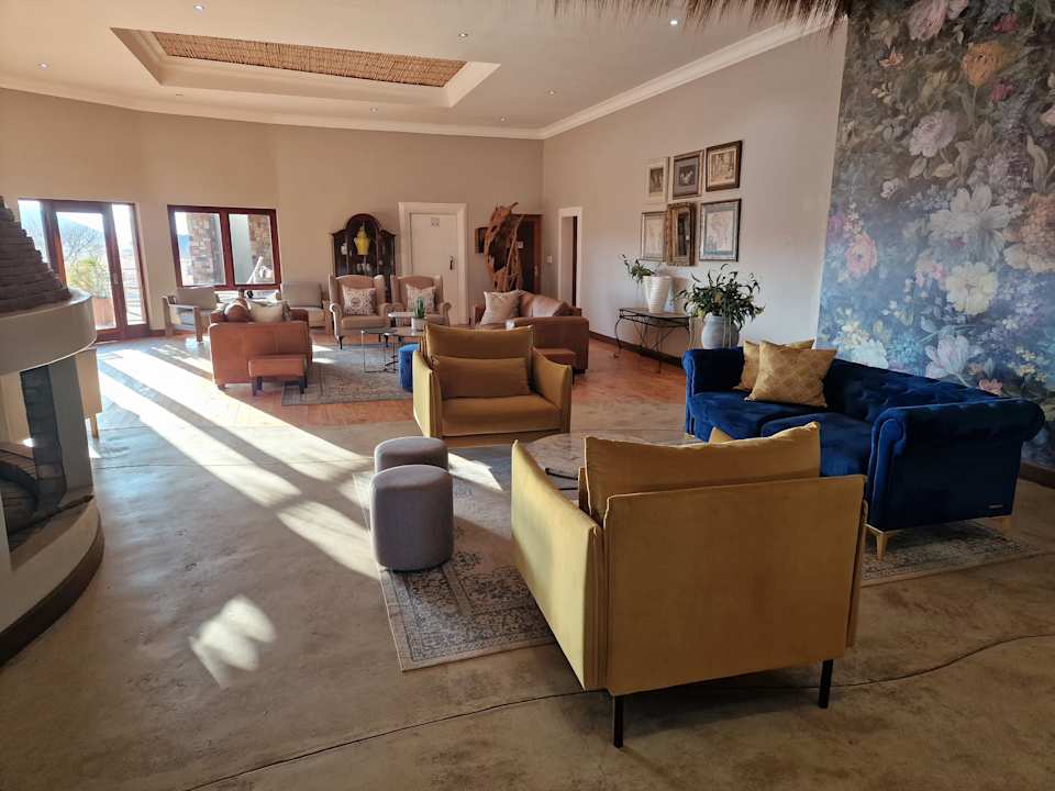 Lobby We Kebi Safari Camp