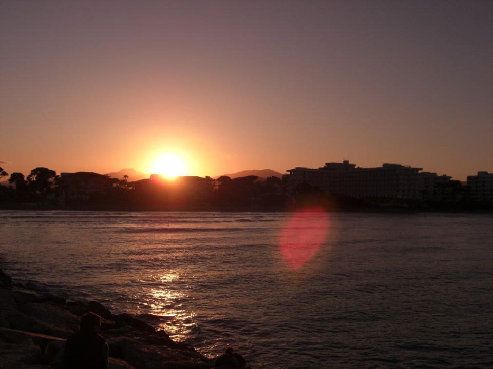 Sonnenuntergang am Hotel Playa Esperanza Resort