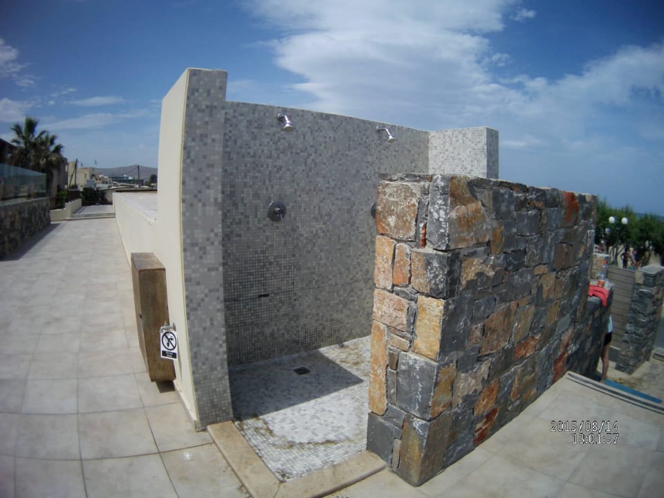 Aphrodite Beach Club. Душевые. Hotel Aphrodite Beach Club