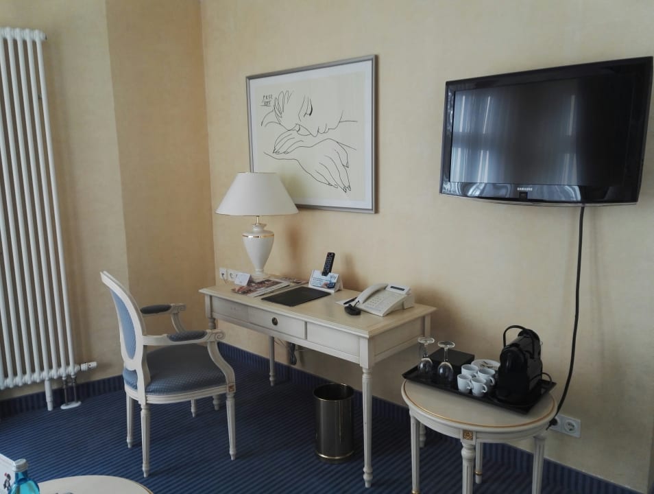 Schreibtisch Victor's Residenz Hotel Leipzig