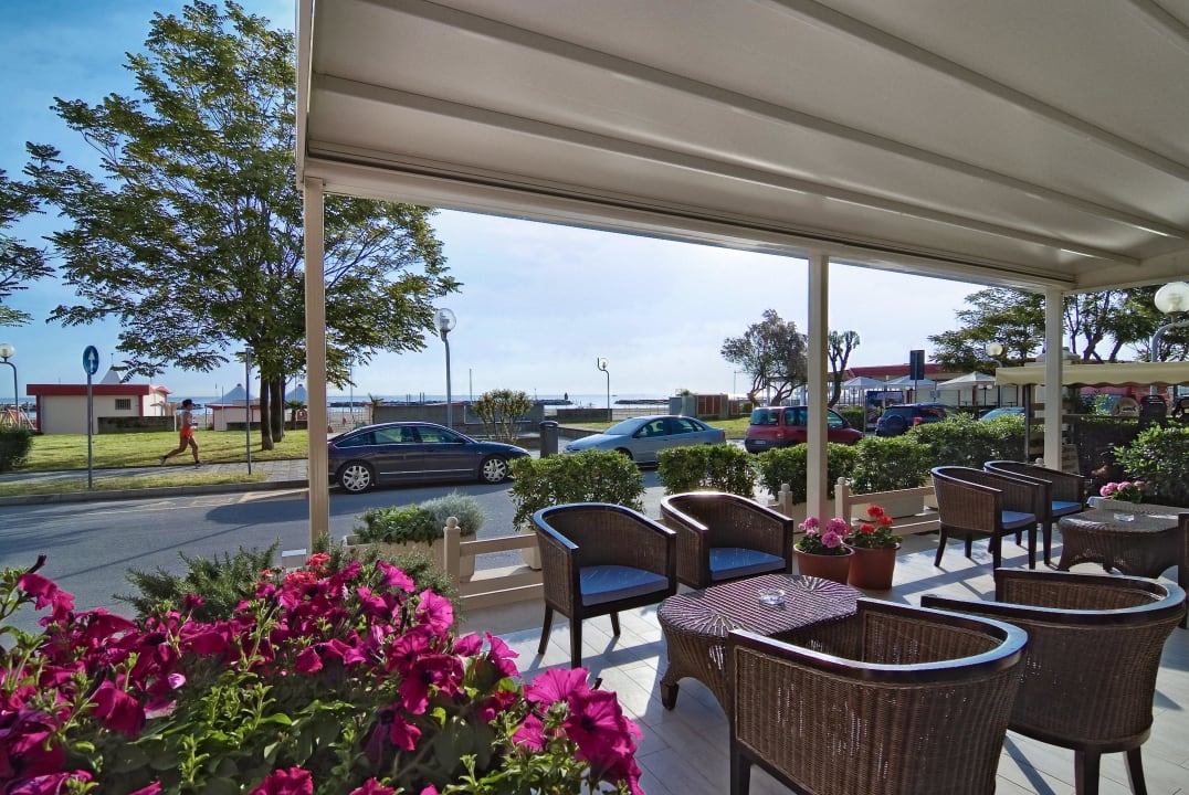 La Posizione Fronte Mare Hotel LaMorosa