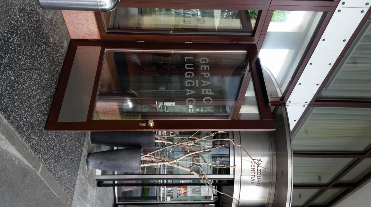 Hotel Freizeit und Empfangsbereich Dorint City-Hotel Salzburg