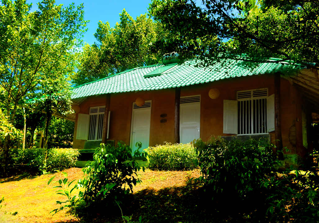 Außenansicht Resort Kadolana Eco Village