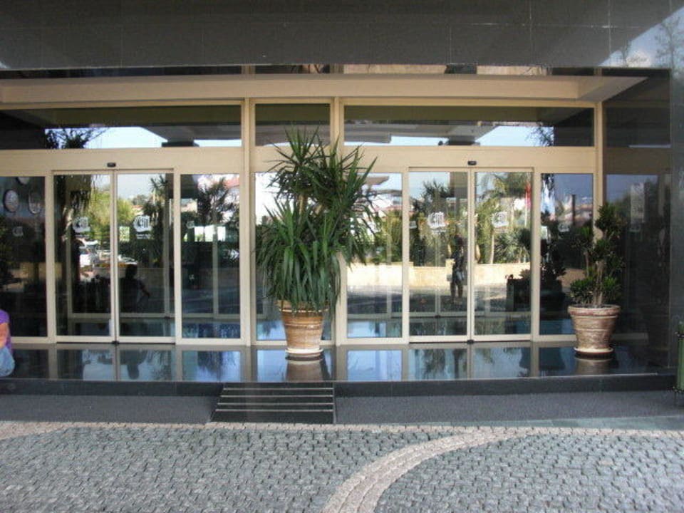 Am Eingang Sunis Kumköy Beach Resort Hotel & Spa