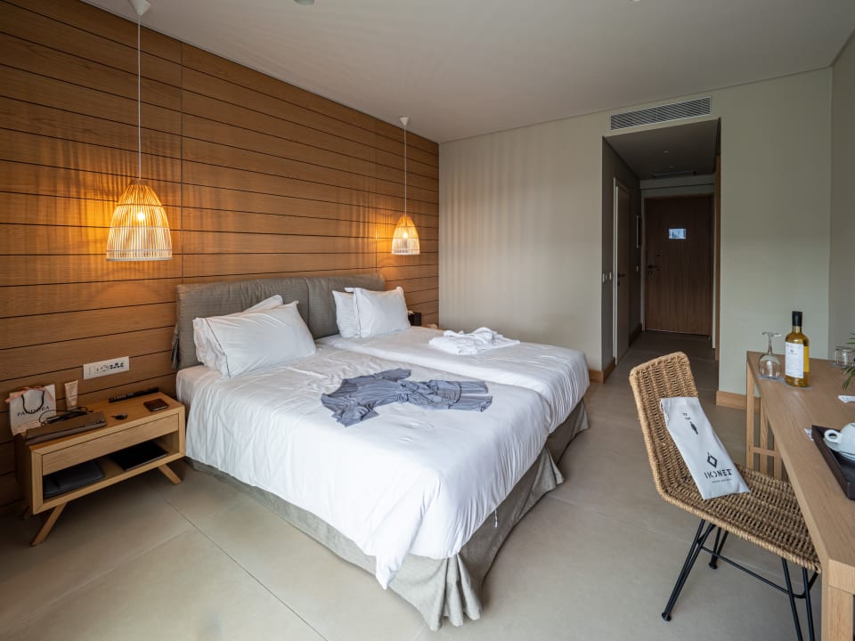 Zimmer Ikones Seafront Luxury Suites