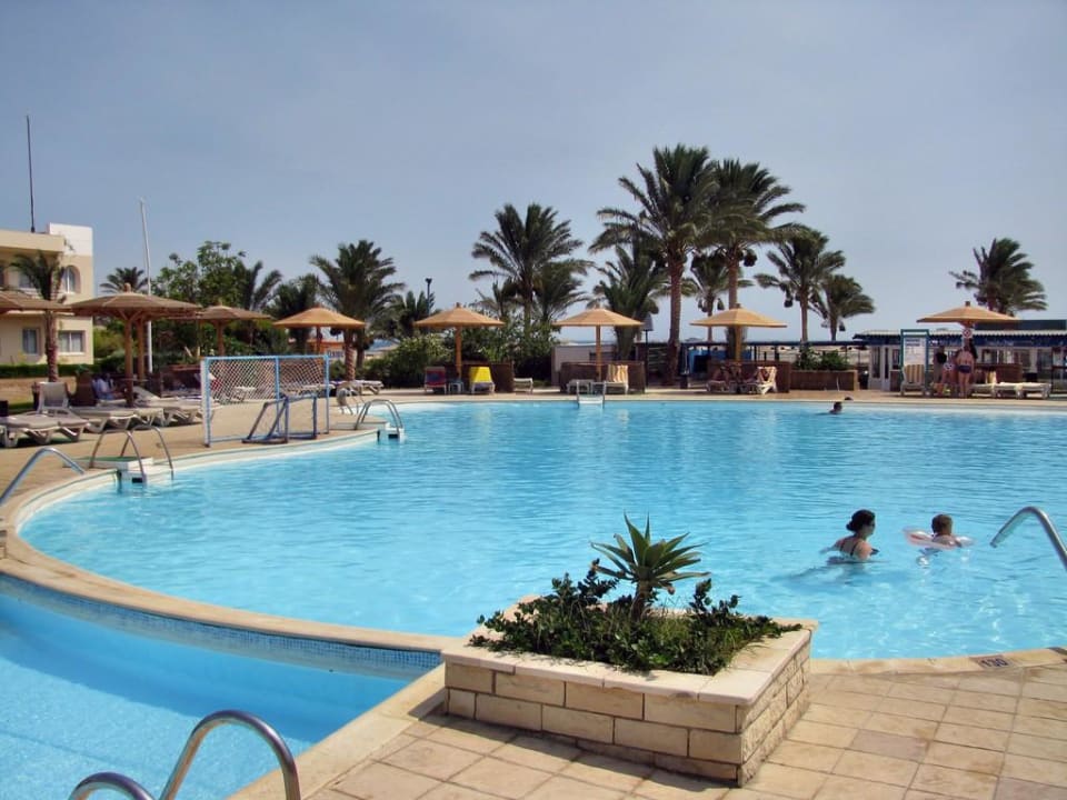 Active Pool Golden Beach Resort