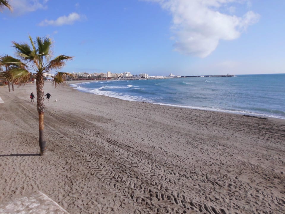 Strand - im Winter menschenleer Hotel Benalmadena Palace