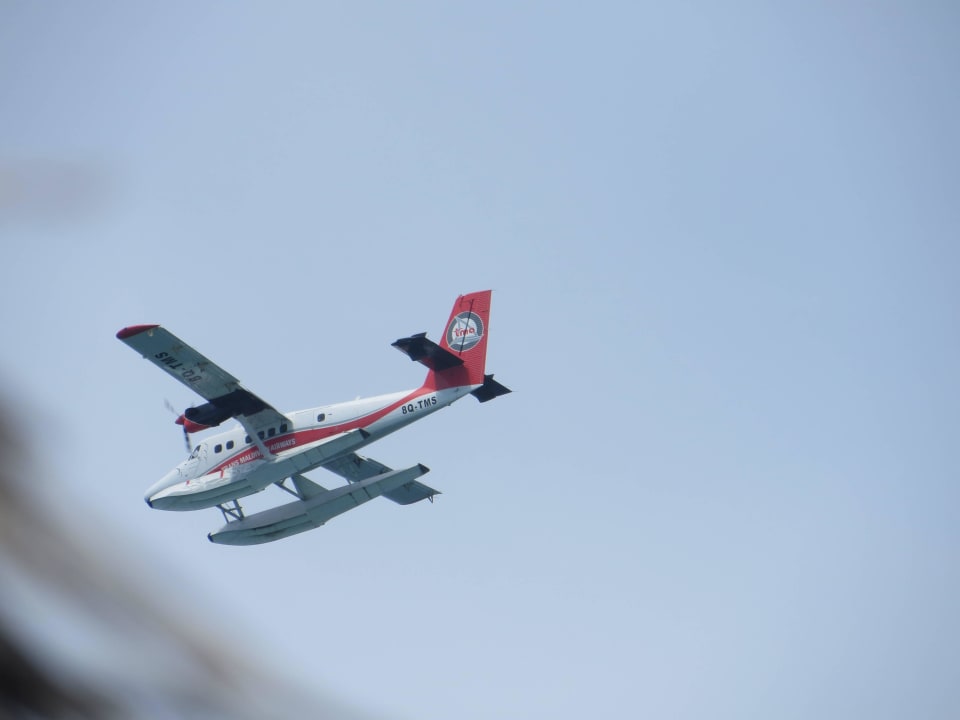 Ab und zu fliegt ein Wasserflugzeug Adaaran Select Hudhuran Fushi - Premium All Inclusive