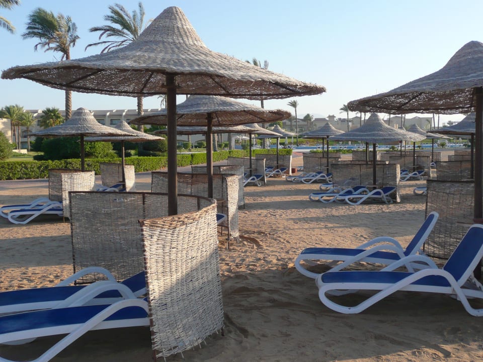 Liegen mit Windschutz Cleopatra Luxury Resort Makadi Bay