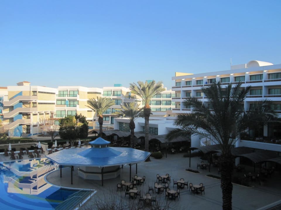 Poolanlage vom Hotelzimmer aus TUI BLUE Pioneer Beach