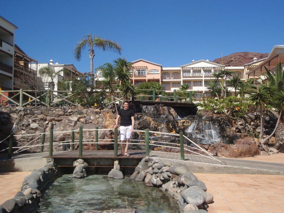 Pool mit Wasserfall H10 Rubicón Horizons Collection