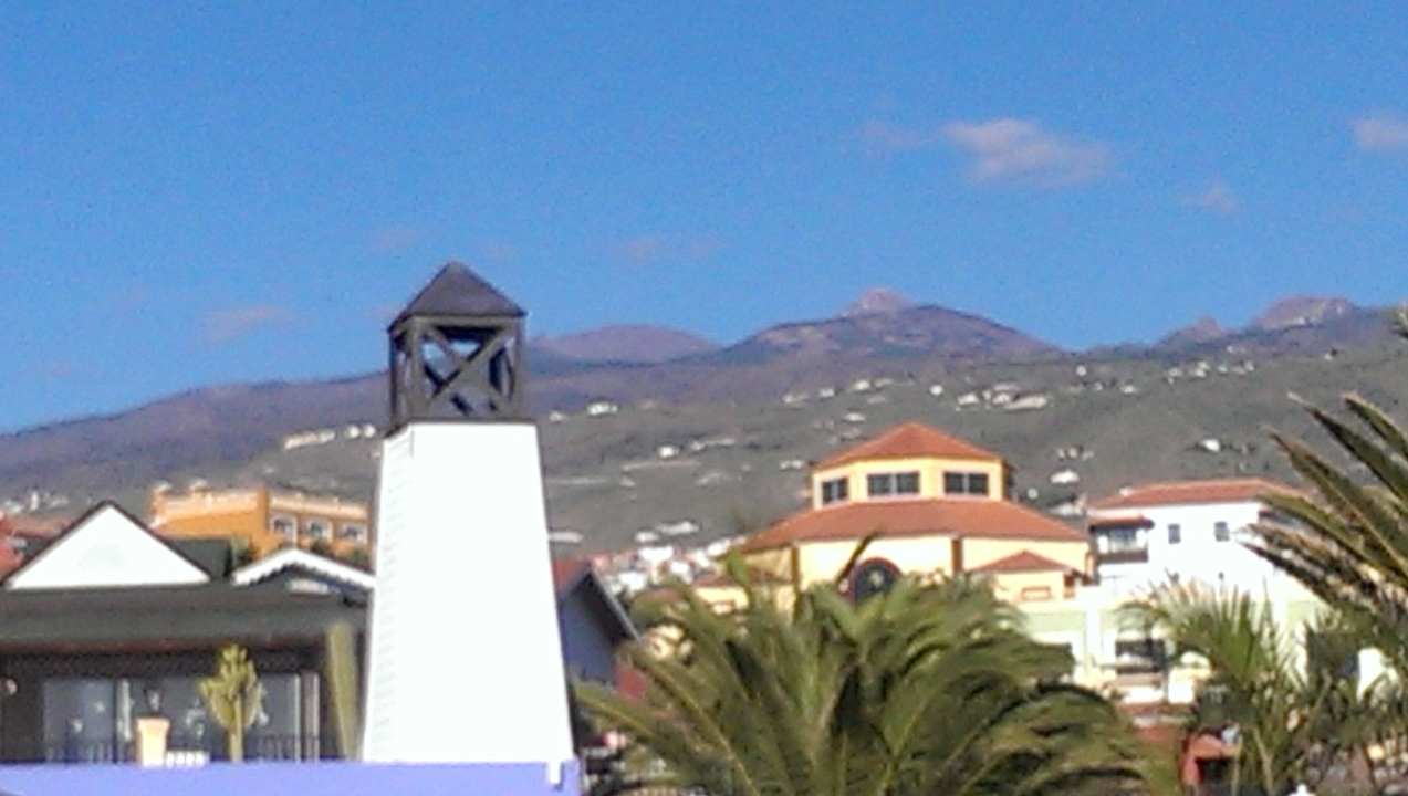 Blick vom unteren Pool auf Teide Bahia Principe Sunlight Costa Adeje