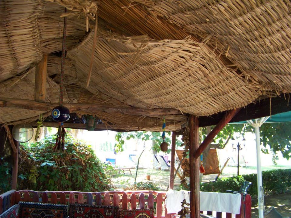 Orientalische Chillecke an der Strandbar - Details Hotel Gardenia Beach
