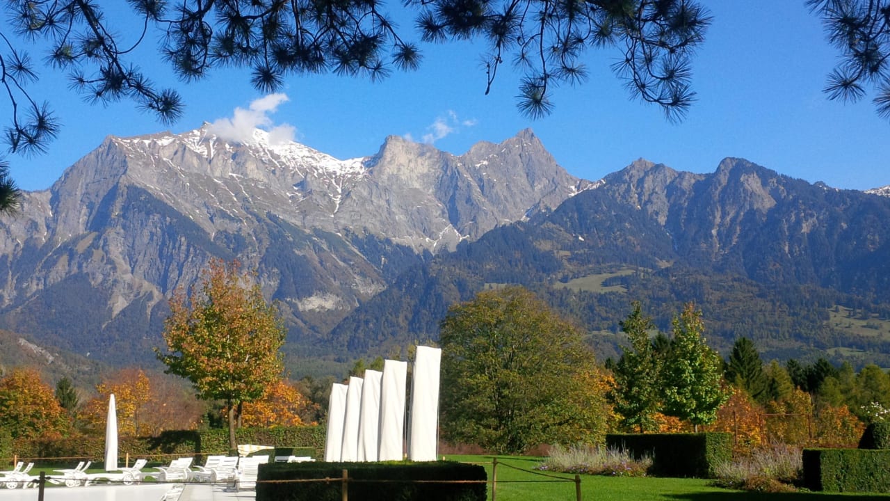 Alpenpanorama vom Garten Grand Resort Bad Ragaz