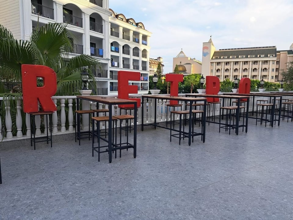Gastro Side Royal Style Hotel