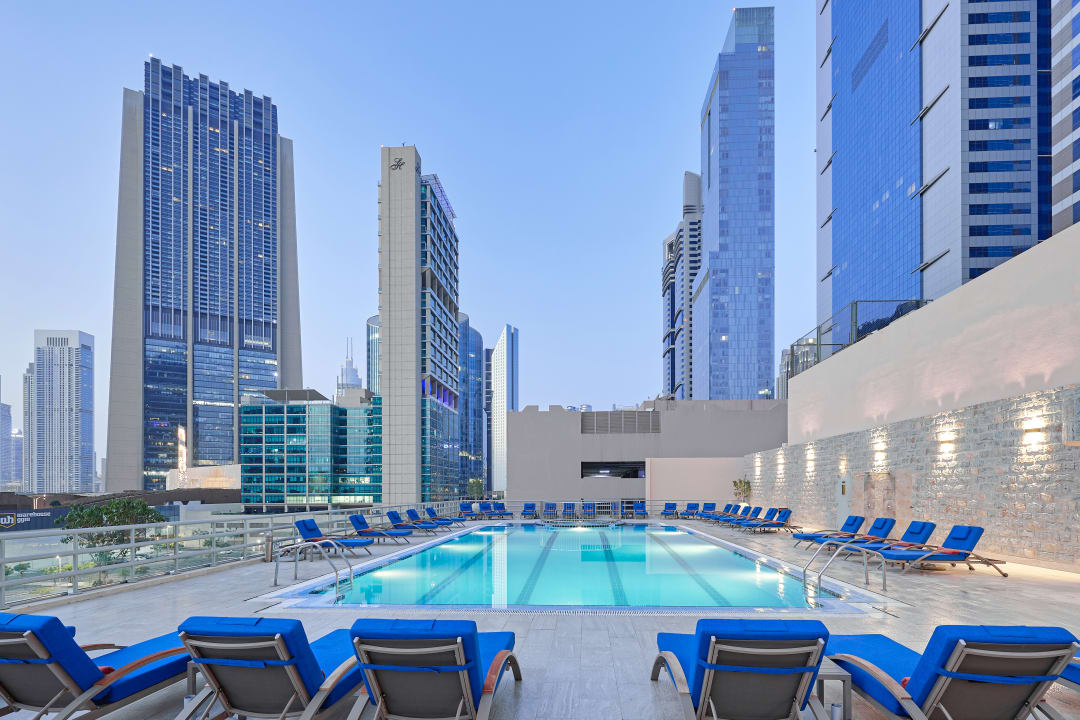 Pool Rose Rayhaan by Rotana