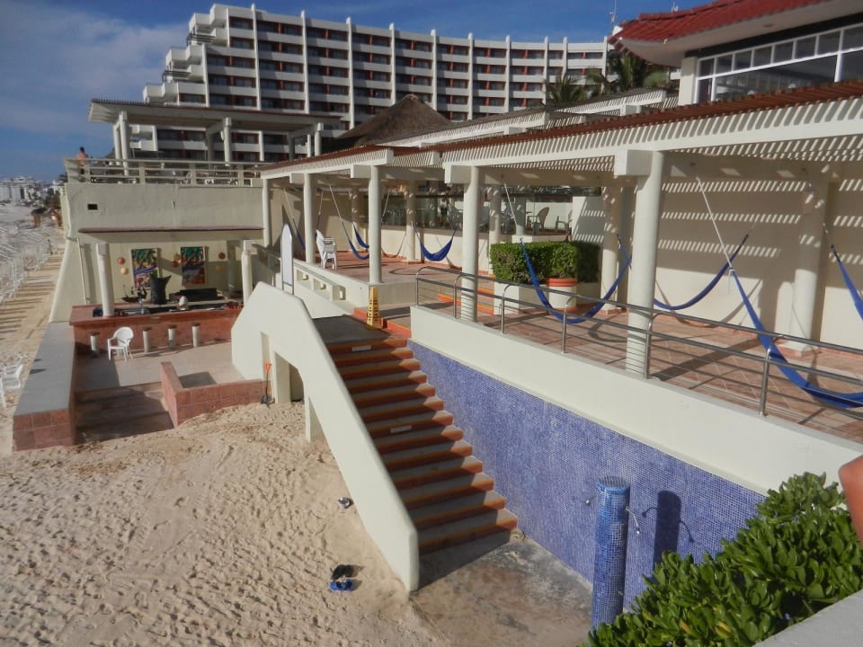 Strand und Pool  Crown Paradise Club Resort