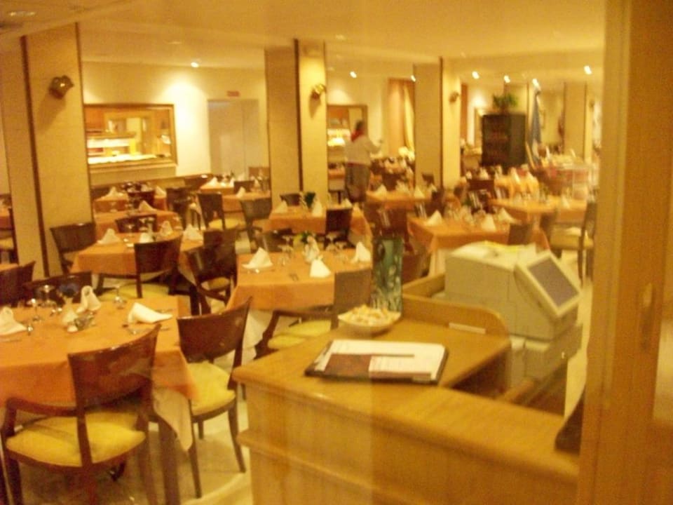 Sitzen im Keller zum Buffet -innen Valentin Somni Hotel & Suites