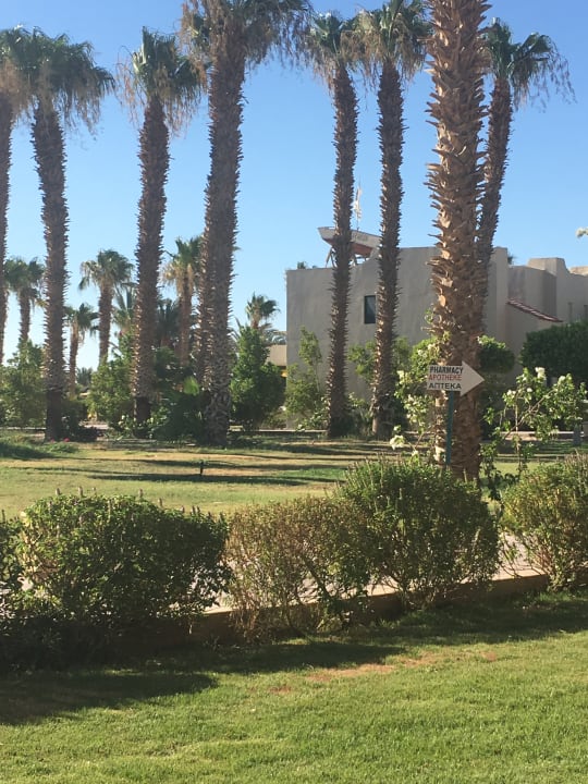 Garten Lotus Bay Beach Resort