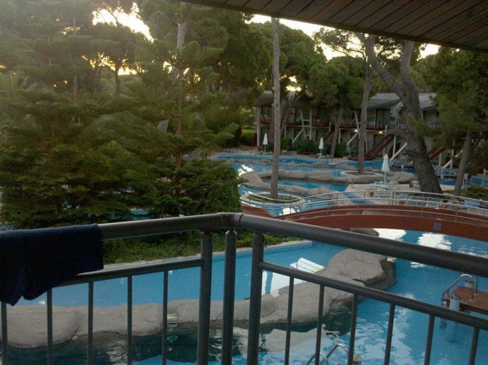 Suitenrondell mit Poollandschaft - Balkonblick Paloma Sencia