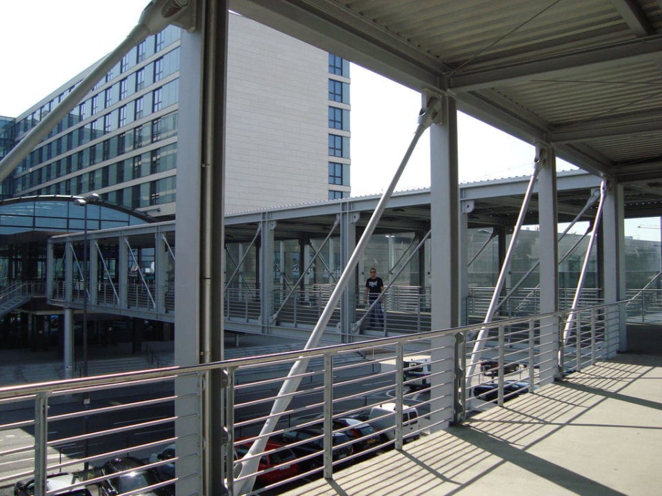 Verbindung Hotel - Terminal Maritim Hotel Düsseldorf