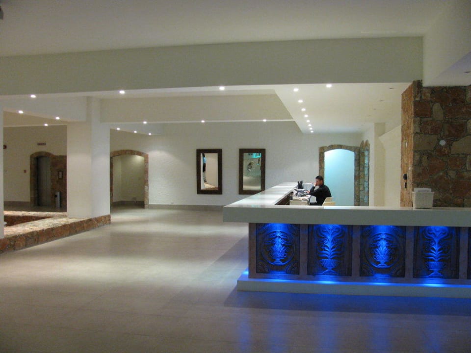 Lobby Sandy Beach