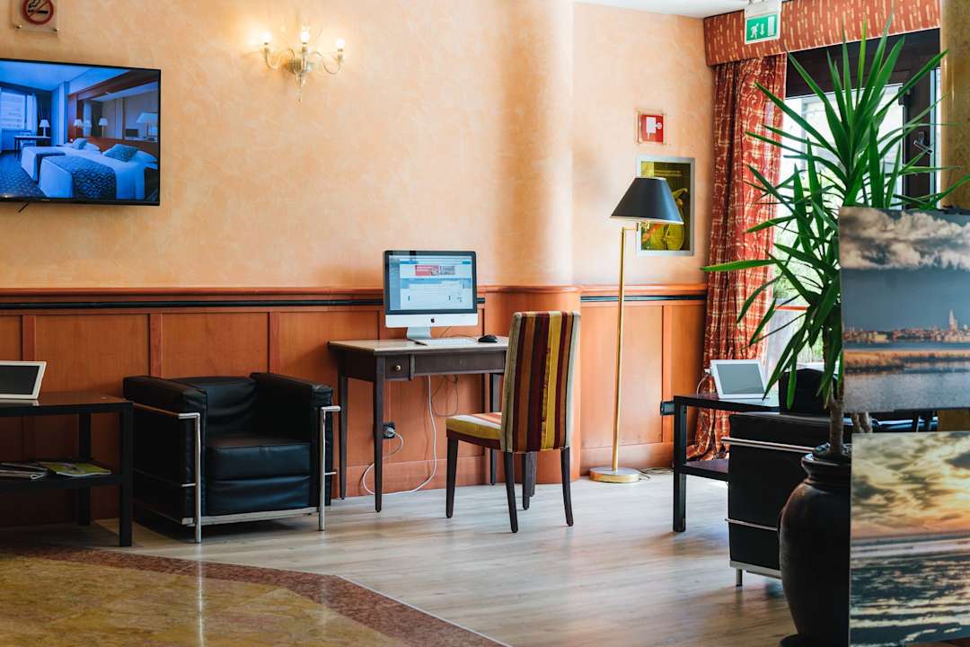 Lobby Best Western Hotel Tritone