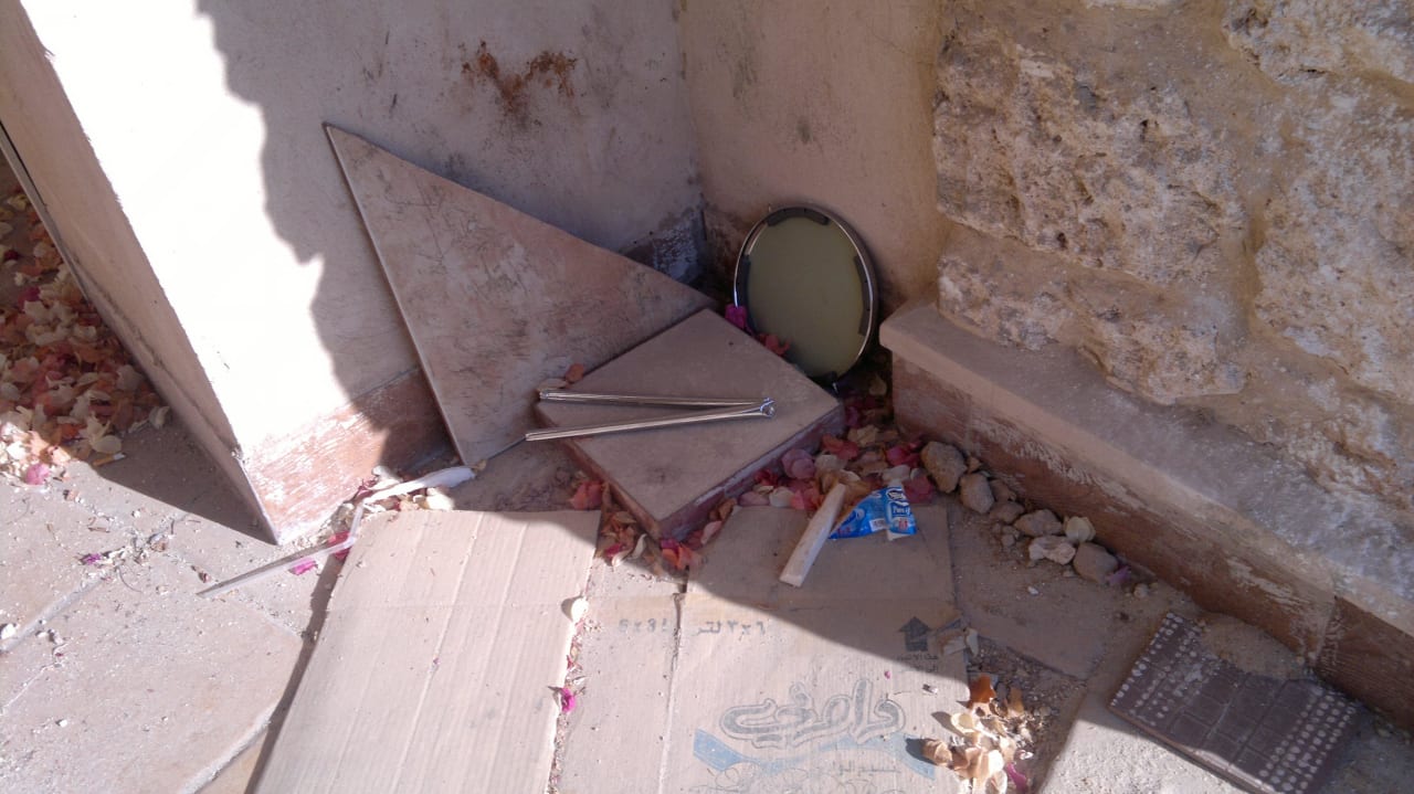 Müll auf dem Weg zum Strand Pickalbatros Citadel Resort