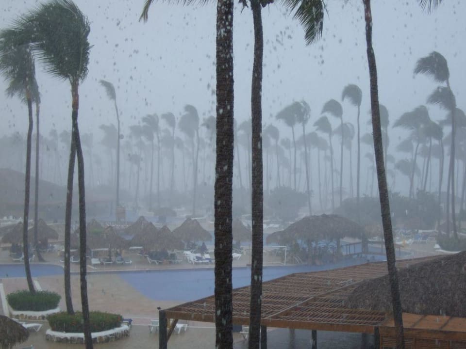 Regenschauer Grand Sirenis Punta Cana Resort & Aquagames