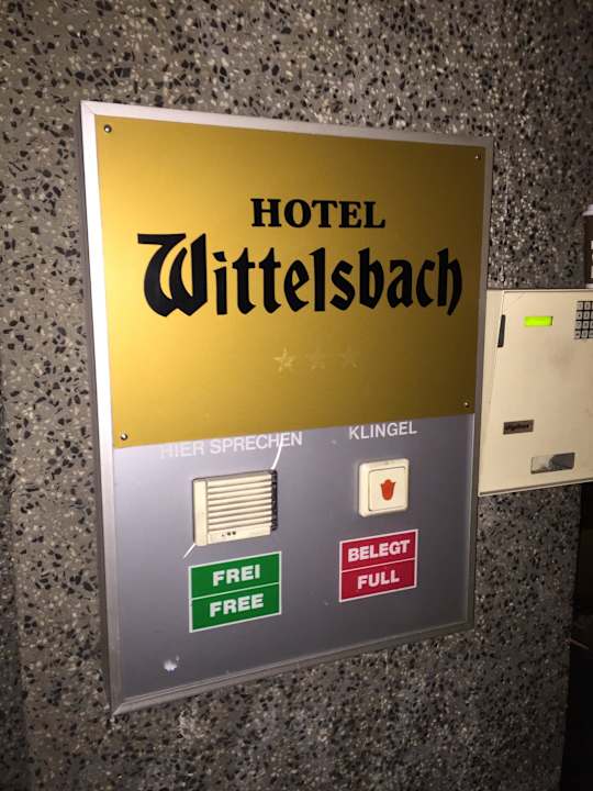 Eingang Hotel Wittelsbach am Kurfürstendamm