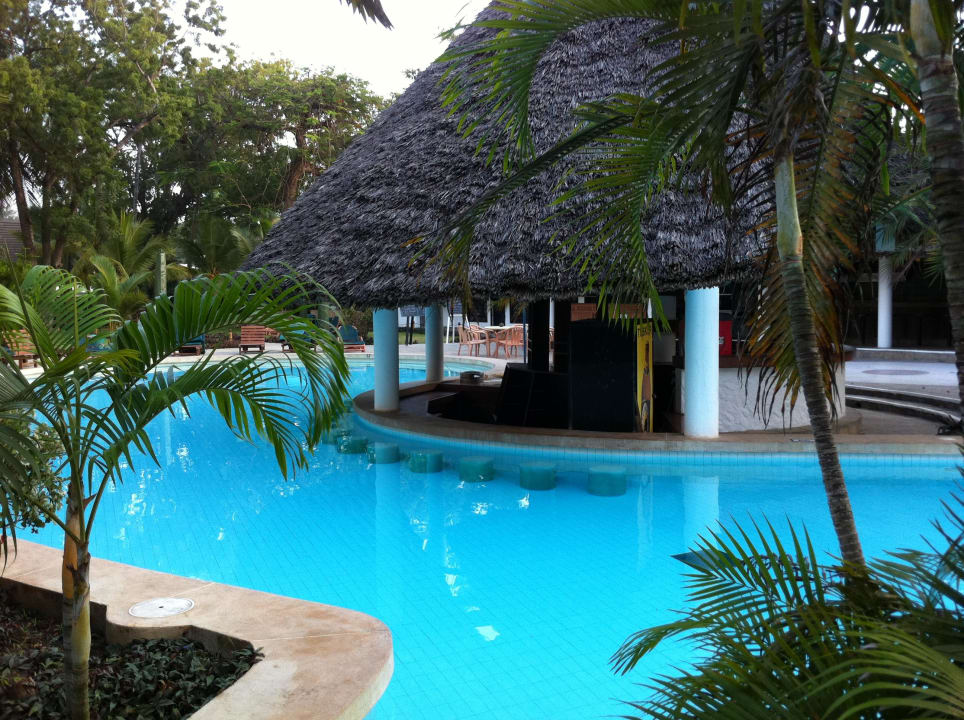 Poolbar Hotel Traveller's Club