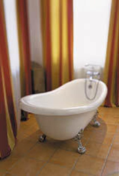 Junior Suiten mit freistehender Badewanne Hotel Drei Raben