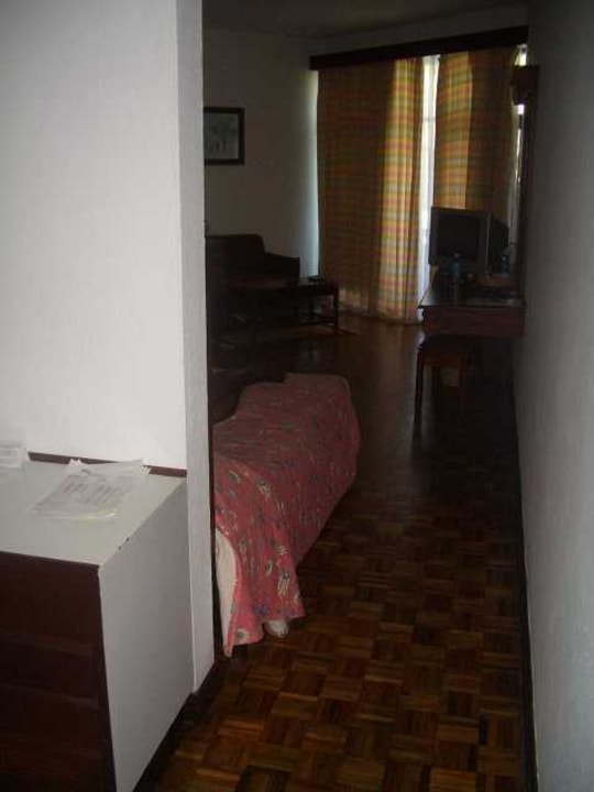 Vom Eingang her Travellers Beach Hotel & Club