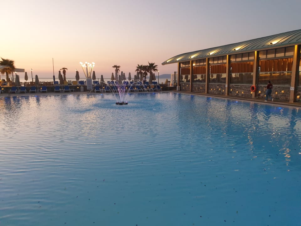 Pool Arina Beach Resort